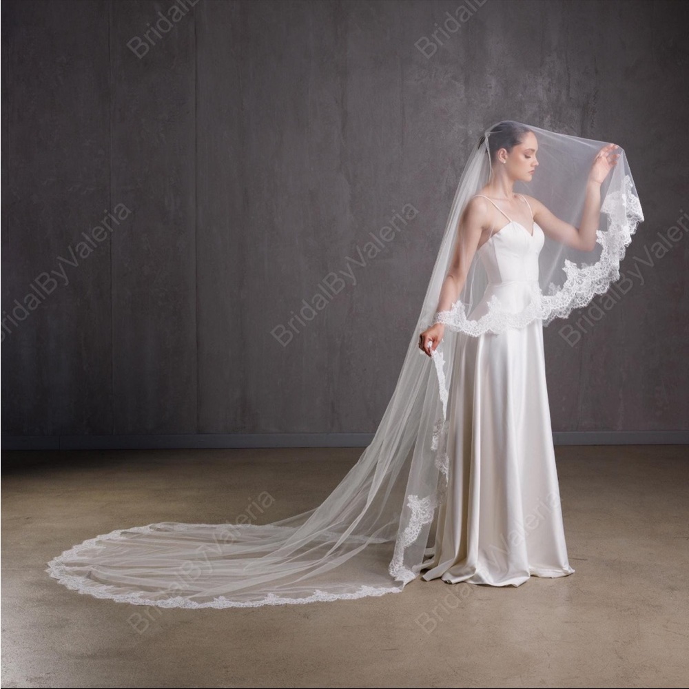 Cathedral Length Lace Trim Veil – Classic Ivory Bridal Veil - Picture 2 of 5